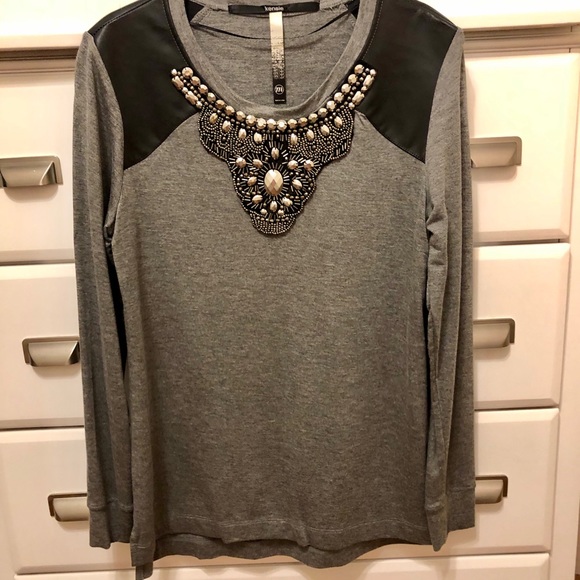 Kensie Long Sleeve Top with Embellishments in MED - Picture 3 of 4